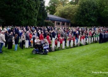 Eervolle Herdenking: Veteranen Brunssum Bijeenkomen op Militair Treffen