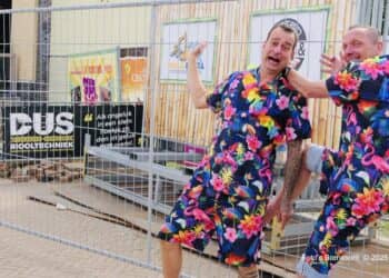 Zomerse sfeer op het Lindeplein: Beach Party Brunssum Deel 1