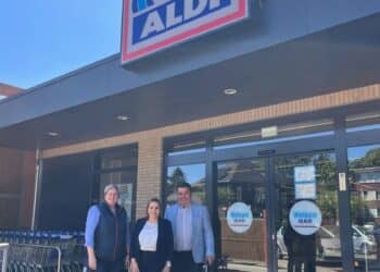 Wethouder Delsing Bezoekt Vernieuwde Aldi in Voerendaal