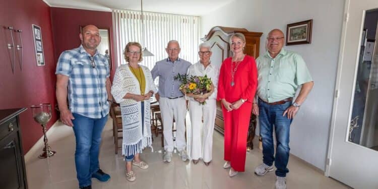60 Jaar Getrouwd: Het Echtpaar Van Der Weerden-Hamers Viert Diamanten Jubileum