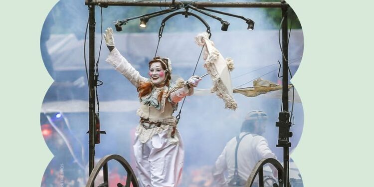 Parkstadroute opent met spectaculaire parade