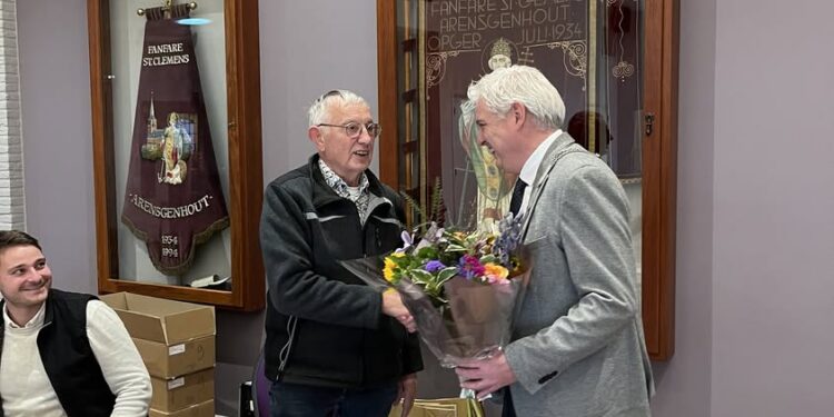 Waardering voor Maurice van Hoven, jarenlang trouwe stembureaulid