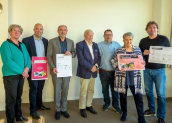 Schrijf een korte en pakkende titel in het Nederlands op basis van de onderstaande Facebooktekst: 🏠 Meer wonen, sterkere wijken. Brunssum maakt prestatieafspraken over wonen.  Op maandag 15 december ondertekenden wethouder Jaimy van Dijk, woningcorporaties Weller, Wonen Zuid, Wonen Limburg en Vincio Wonen samen met hun huurdersorganisaties de prestatieafspraken voor 2026–2027. In deze afspraken leggen zij vast hoe zij de komende jaren samen werken aan voldoende, betaalbare en passende woningen in Brunssum, met extra aandacht voor leefbaarheid in de wijken. Meer weten? https://www.brunssum.nl/…/Brunssum_maakt_prestatieafspraken….    Gebruik normale Nederlandse hoofdletterregels:   – Begin de titel met een hoofdletter.   – Gebruik hoofdletters bij plaatsnamen of namen van personen.   – Schrijf de rest van de titel zoals gebruikelijk, zonder onnodige hoofdletters.  Geef alleen de titel terug. Geen uitleg of extra tekst.