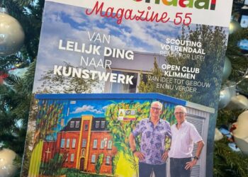 Schrijf een korte en pakkende titel in het Nederlands op basis van de onderstaande Facebooktekst: 𝗟𝗲𝗲𝘀 𝗻𝘂 𝗱𝗲 55𝗲 𝗲𝗱𝗶𝘁𝗶𝗲 𝘃𝗮𝗻 𝗩𝗼𝗲𝗿𝗲𝗻𝗱𝗮𝗮𝗹 𝗠𝗮𝗴𝗮𝘇𝗶𝗻𝗲ⵑ Goed nieuws! De nieuwste editie van ons gemeentemagazine is uit en staat weer boordevol leuke en interessante verhalen. U heeft Voerendaal Magazine 55 wellicht al in de brievenbus gevonden, maar u kunt hem natuurlijk ook online lezen. In deze editie vertelt Wethouder Ruud Braun over hoe hij met nieuwe energie weer aan de slag gaat voor u als inwoner. U ziet hoe de kinderen van de basisscholen aan de slag gingen met duurzame thema’s en u leest tips om zelf energie te besparen. U leest wat u kunt doen tegen cybercriminaliteit. U vindt informatie over de Parkstad Fietsroute en wij gingen langs bij de Scouting van Voerendaal. Zij vertellen hoe zij als vereniging een plek zijn waar kinderen allerlei vaardigheden leren en hun eigen identiteit ontwikkelen. Pak een kop koffie of thee, zoek een comfortabel plekje en duik in de verhalen van Voerendaal! Lees het 55e magazine online via: https://www.voerendaal.nl/…/over-de-gem…/voerendaal-magazine. Gebruik normale Nederlandse hoofdletterregels: – Begin de titel met een hoofdletter. – Gebruik hoofdletters bij plaatsnamen of namen van personen. – Schrijf de rest van de titel zoals gebruikelijk, zonder onnodige hoofdletters. Geef alleen de titel terug. Geen uitleg of extra tekst.