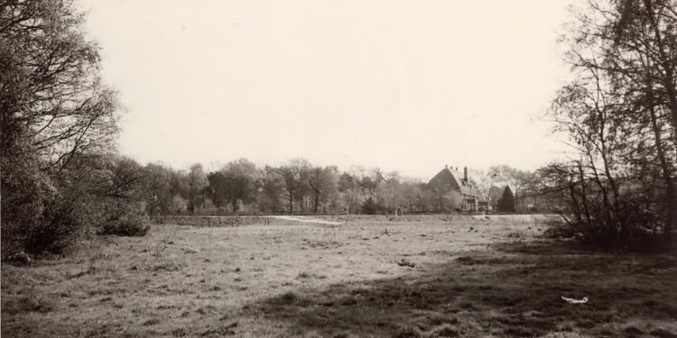 Maak een aansprekende titel bij dit bericht. Plaats geen andere tekst in de titel.Vertel het maar wat zie je? #oudefotos #archief #archieffotos #Brunssum #fotosBrunssum #onsbrunssum #watzieje #vertelhet…