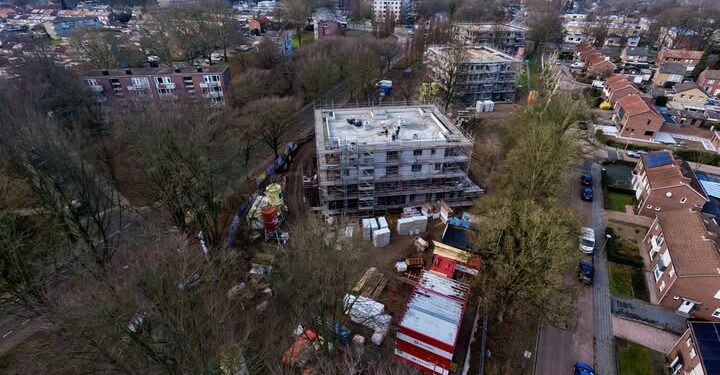 Maak een aansprekende titel bij dit bericht. Plaats geen andere tekst in de titel.Masterplan Europalaan Deel 7 Nu weer even vanuit de lucht. De Gemeente Brunssum laat zien hoe sterk er wordt ingezet op…