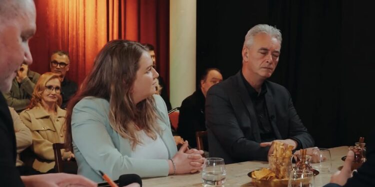 Maak een aansprekende titel bij dit bericht. Plaats geen andere tekst in de titel.Open gesprek met de wethouders in Loge3 Theater(tje) Deel 62