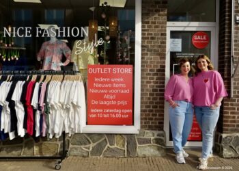 Maak een aansprekende titel bij dit bericht. Plaats geen andere tekst in de titel.Outlet Nice Fashion Style met echte meeneemprijsjes. Vandaag (zondag) geopend van 11:00 tot 15:00 uur. Bij de Outlet op…