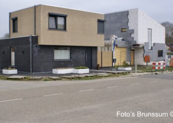 Maak een aansprekende titel bij dit bericht. Plaats geen andere tekst in de titel.Nieuwbouw Het hof van Oeloven Ilse Frankenthal Hof Gemeente Brunssum #nieuwbouw Bouwburo Z+