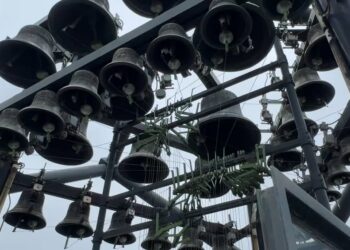 Maak een aansprekende titel bij dit bericht. Plaats geen andere tekst in de titel.Live Carillon concert Lindeplein 1 uur lang door Beiaardier Frank Steijns kom luisteren en neem je klapstoel mee.