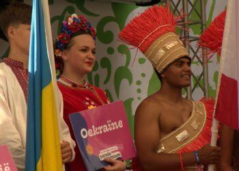 Worldfestival Parade Brunssum van start onder verzengende hitte