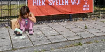Maak een aansprekende titel bij dit bericht. Plaats geen andere tekst in de titel.Wat was het gisteren een prachtige dag in Brunssum tijdens de Jantje Beton Buitenspeeldag. Op maar liefst acht plekken i…
