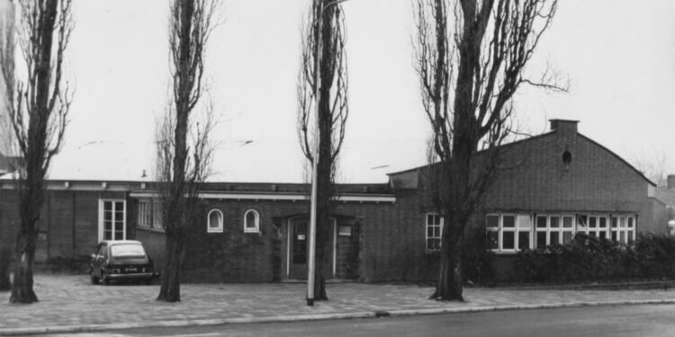 Maak een aansprekende titel bij dit bericht. Plaats geen andere tekst in de titel.Zeg het maar? Wat zien jullie op deze foto? Kun jij je dit nog herinneren? En vooral waar was dit in Brunssum? Wat kun j…