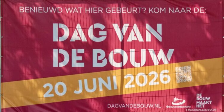 Maak een aansprekende titel bij dit bericht. Plaats geen andere tekst in de titel.Dag van de Bouw in Brunssum druk bezocht. Aan de Dorpstraat was zaterdag 20 juni een gezellige drukte.  Veel nieuwsgieri…