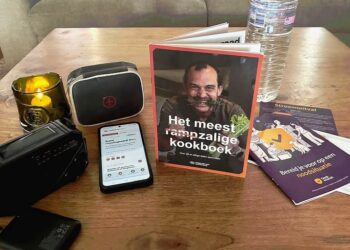 Schrijf een korte en pakkende titel in het Nederlands op basis van de onderstaande Facebooktekst: ๐๐๐ญ ๐๐๐ญ ๐ฃ๐ข๐ฃ ๐๐ฅ๐ฌ ๐๐ ๐ฌ๐ญ๐ซ๐จ๐จ๐ฆ ๐ฎ๐ข๐ญ๐ฏ๐๐ฅ๐ญ? ๐ฆ๐ฒ Een bijzondere variant op Limburgs zoervleisj, een tonijnwrap of een stevige linzensoep? In โHet meest rampzalige kookboekโ vind je verrassende recepten รฉn handige tips voor de eerste 72 uur van een noodsituatie. Voorbereid zijn hoeft niet moeilijk te zijn. Met een noodpakket, een noodplan, betrouwbare informatie en een beetje creativiteit kom je al een heel eind. ๐ Download een digitale versie van het kookboekje via: https://www.zuidlimburgveilig.nl/โฆ/%27Het%20meest%20rampzalโฆ Of haal een gratis exemplaar op bij het gemeentehuis in Nuth of Schinnen. Op = op! Bekijk de openingstijden: https://www.beekdaelen.nl/openingstijden. Gebruik normale Nederlandse hoofdletterregels: โ Begin de titel met een hoofdletter. โ Gebruik hoofdletters bij plaatsnamen of namen van personen. โ Schrijf de rest van de titel zoals gebruikelijk, zonder onnodige hoofdletters. Geef alleen de titel terug. Geen uitleg of extra tekst.