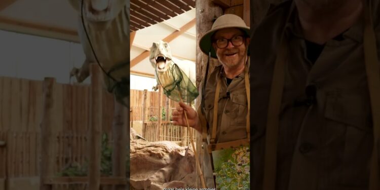 Selfie met een T-Rex – Kijk mee met Professor Knochengraber #shorts