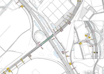Schrijf een korte en pakkende titel in het Nederlands op basis van de onderstaande Facebooktekst: 🚧 Nachtafsluiting N281 ter hoogte van Simpelveld  🚧 Op vrijdag 21 augustus vinden werkzaamheden plaats op de brug van de N281 over de A76 ter hoogte van Simpelveld. Dat betekent dat de brug van de N281 over de A76, ter hoogte van de verkeerslichten bij de aansluiting met de A76, volledig is afgesloten voor al het verkeer van vrijdag 21 augustus van 20.00 uur tot zaterdag 22 augustus 05.00 uur. Indien de werkzaamheden eerder zijn afgerond, wordt de weg eerder vrijgegeven. Het verkeer wordt tijdens de afsluiting omgeleid. De omleidingsroutes worden ter plaatse aangegeven met gele bebording. Weggebruikers wordt geadviseerd hun reis vooraf te plannen en rekening te houden met extra reistijd. Wij danken u voor uw begrip tijdens de uitvoering van de werkzaamheden..    Gebruik normale Nederlandse hoofdletterregels:   – Begin de titel met een hoofdletter.   – Gebruik hoofdletters bij plaatsnamen of namen van personen.   – Schrijf de rest van de titel zoals gebruikelijk, zonder onnodige hoofdletters.  Geef alleen de titel terug. Geen uitleg of extra tekst.